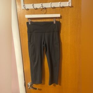 Lululemon Base Pace Crops